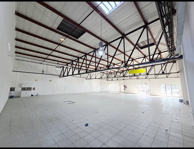 360M² RETAIL TO LET IN NORTH RIDING